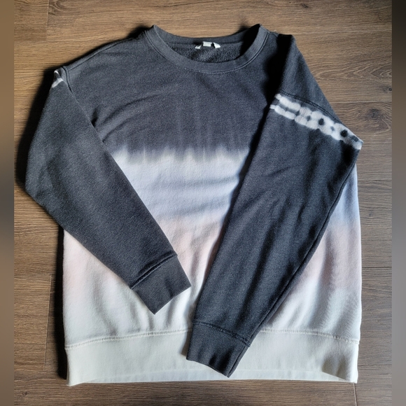 American Eagle Outfitters Tops - Women's Ombre Crewneck - Medium